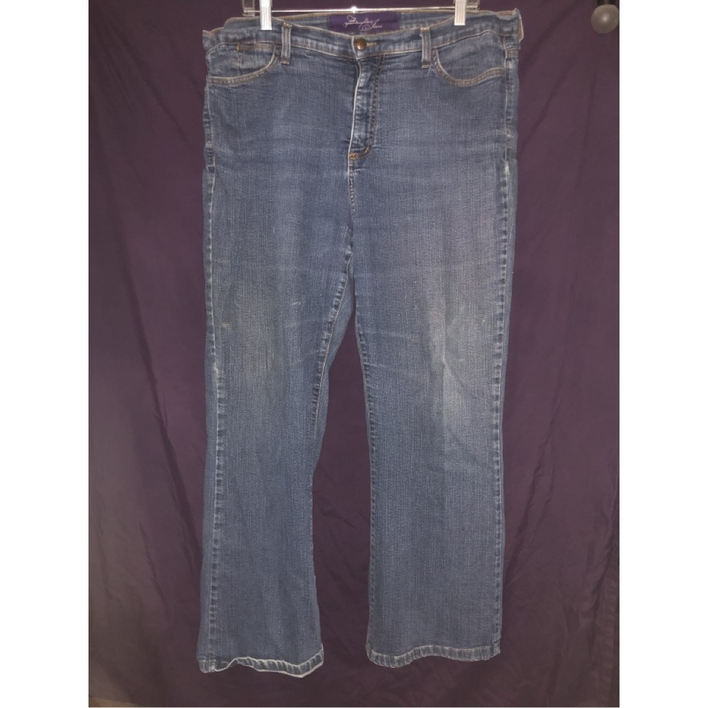 NYDJ 16W PRE DISTRESSED MEDIUM LIGHT WASH JEANS